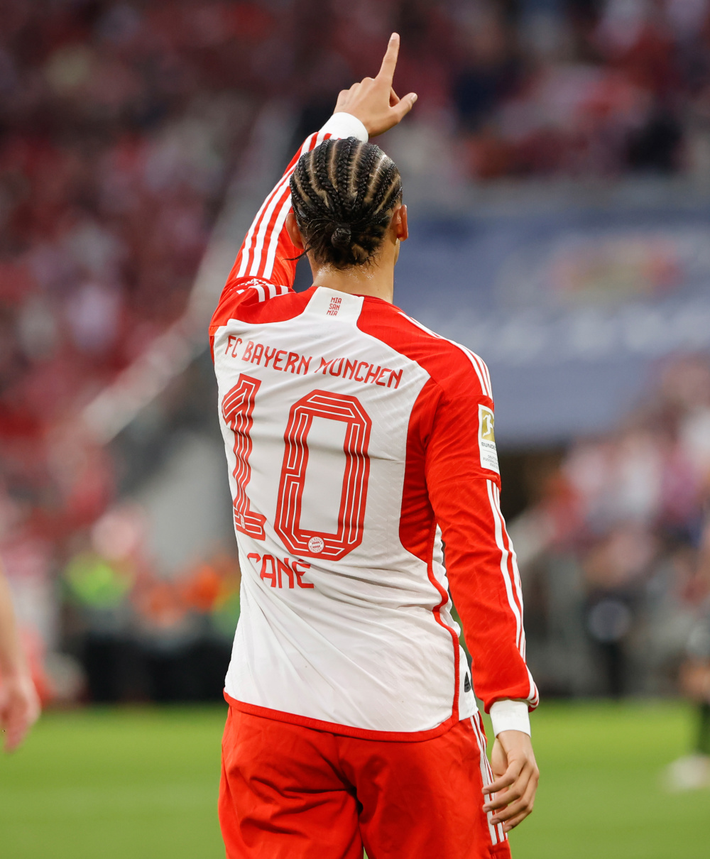 弗赖堡队取得胜利，士气高涨