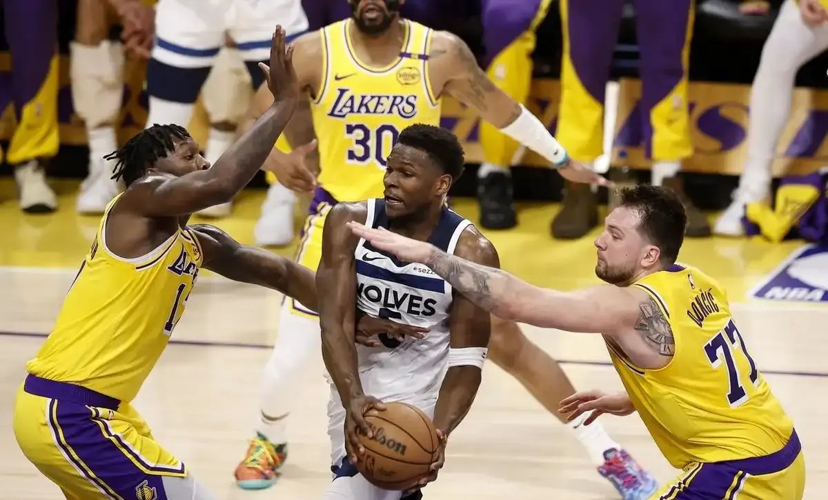 湖人不敌森林狼，遭遇四连败