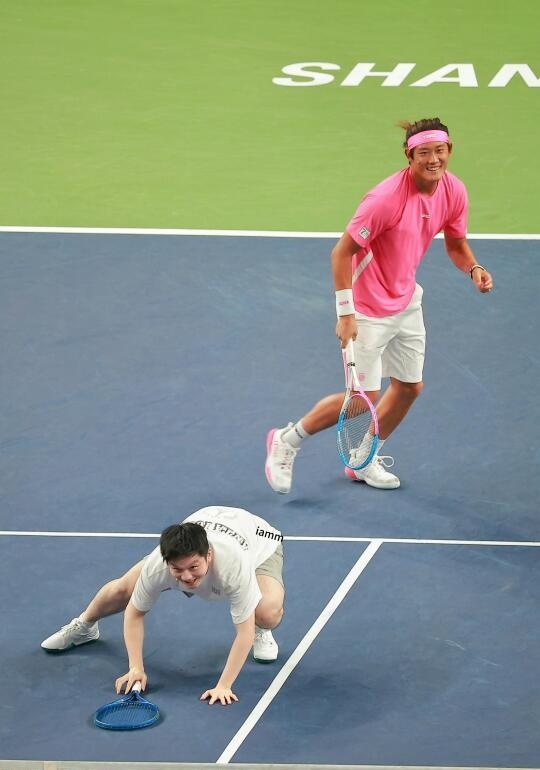 德国网球队轻取法国网球队，费德勒关键制胜的简单介绍