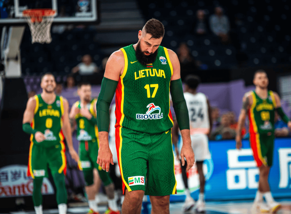 步行者横扫立陶宛男篮，保罗关键制胜的简单介绍