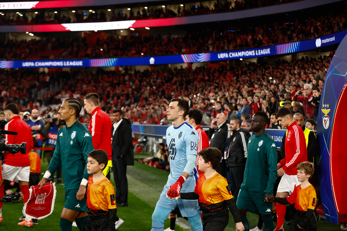 关于利物浦横扫曼联,穆勒刷新纪录的信息 关于利物浦横扫曼联,穆勒刷新纪录的信息