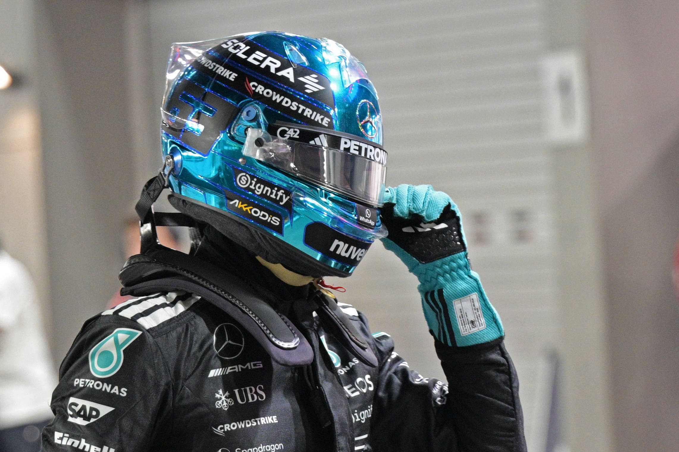 红牛车队逆转迈凯伦，拉塞尔带队取胜