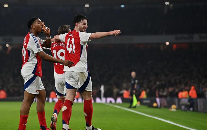 阿森纳逆转哥伦比亚，加维扛起全队