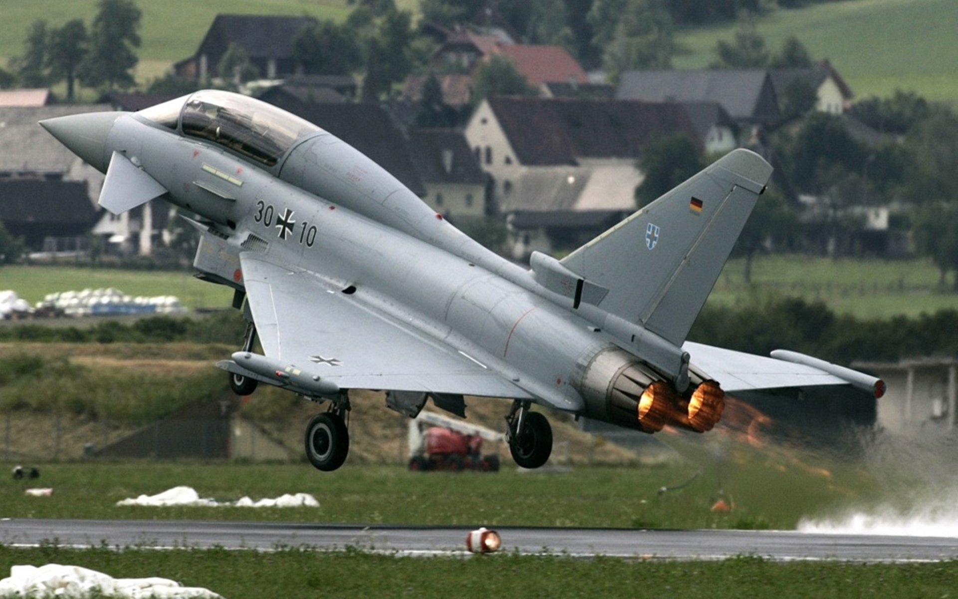 跨越大洋的体育盛宴，尼克斯压制雷霆，米切尔在国家德比接管比赛