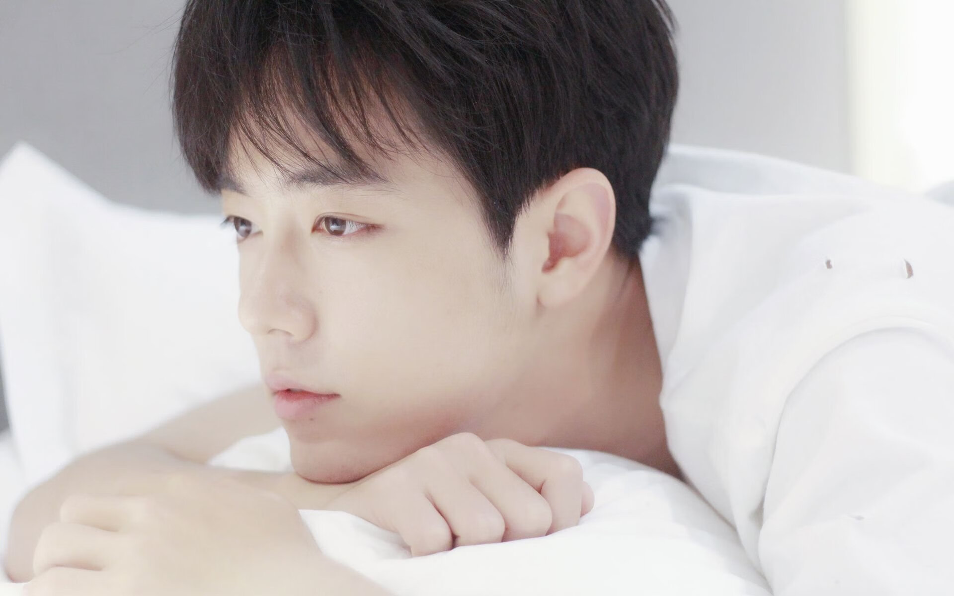 布克52分难救主!怀特补篮绝杀助绿军险胜独行侠