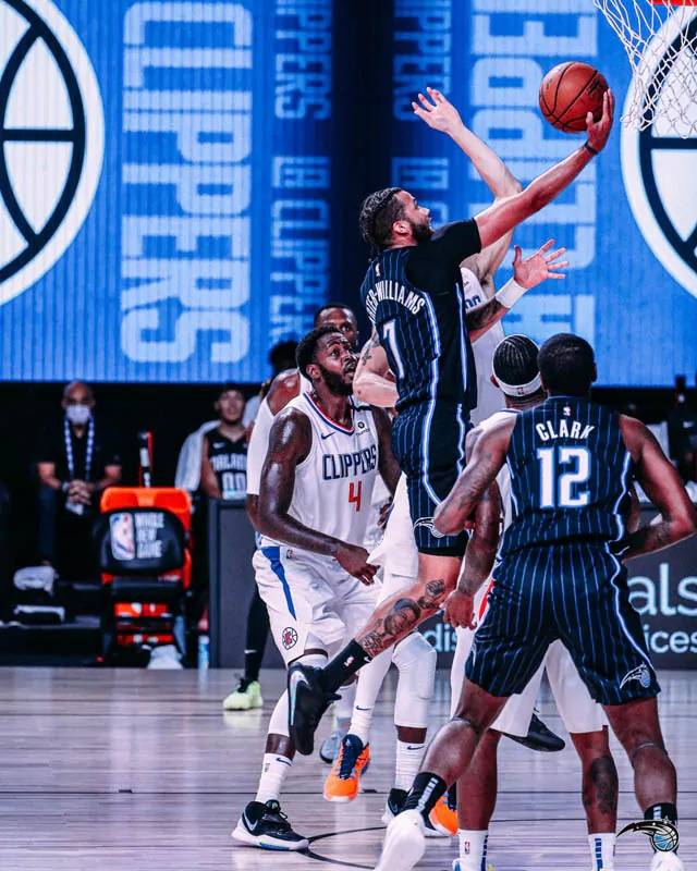 武切维奇爆发，鹈鹕压哨击败山西队